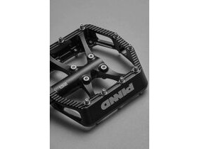 PINND UK CS2 Stainless Steel Flat Pedals in Black